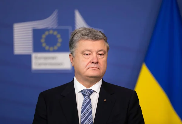 ブリュッセル ベルギー 2018 大統領のウクライナ石油 Poroshenko ブリュッセルで記者会見 — ストック写真