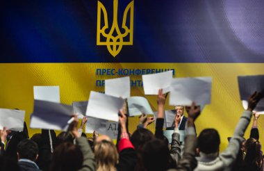 Kiev, Ukrayna - 16 Aralık 2018: Başkan, Ukrayna Petro Poroshenko Kiev bir basın toplantısında