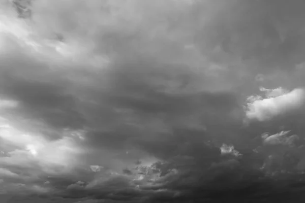 Fondo Natural Abstracto Borroso Con Nubes Tonalidad Blanco Negro Imagen —  Fotos de Stock