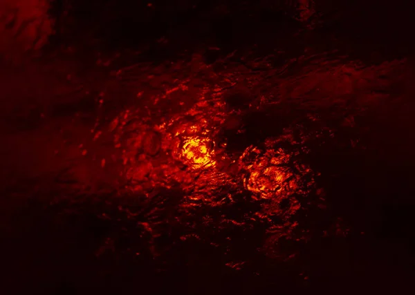 Абстрактная Вода Ощупывает Фон Темно Красным Драматическим Тоном Капли Воды — стоковое фото