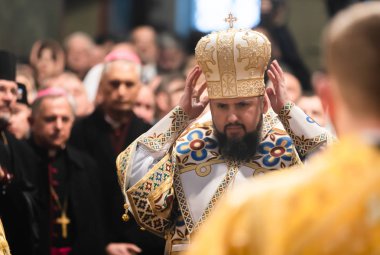 Kiev, Ukrayna - 03 Şubat 2019: Ayin ve tahta çıkma töreninden primat Ukrayna Ortodoks Kilisesi, Metropolitan Kiev ve bütün Ukrayna Epifaniy