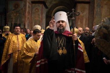 Kiev, Ukrayna - 03 Şubat 2019: Ayin ve tahta çıkma töreninden primat Ukrayna Ortodoks Kilisesi, Metropolitan Kiev ve bütün Ukrayna Epifaniy