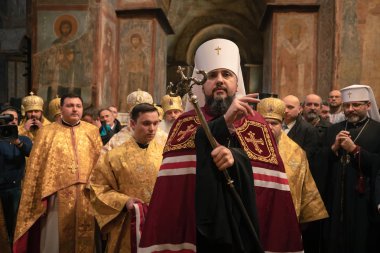 Kiev, Ukrayna - 03 Şubat 2019: Ayin ve tahta çıkma töreninden primat Ukrayna Ortodoks Kilisesi, Metropolitan Kiev ve bütün Ukrayna Epifaniy
