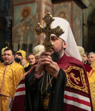 Kiev, Ukrayna - 03 Şubat 2019: Ayin ve tahta çıkma töreninden primat Ukrayna Ortodoks Kilisesi, Metropolitan Kiev ve bütün Ukrayna Epifaniy