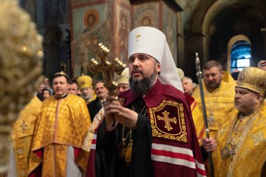 Kiev, Ukrayna - 03 Şubat 2019: Ayin ve tahta çıkma töreninden primat Ukrayna Ortodoks Kilisesi, Metropolitan Kiev ve bütün Ukrayna Epifaniy