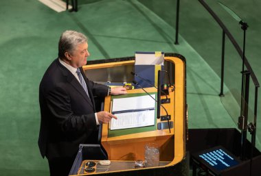 New York, ABD - 20 Şubat 2019: Ukrayna Cumhurbaşkanı Petro Poroshenko konuşuyor, BM Genel Kurulu New York'ta