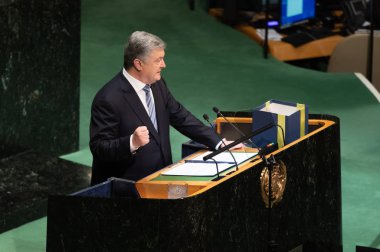 New York, ABD - 20 Şubat 2019: Ukrayna Cumhurbaşkanı Petro Poroshenko konuşuyor, BM Genel Kurulu New York'ta