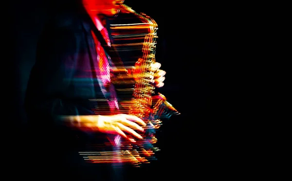 Saxofonist auf der Bühne — Stockfoto