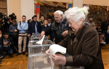 Ukrayna seçimlerinde.