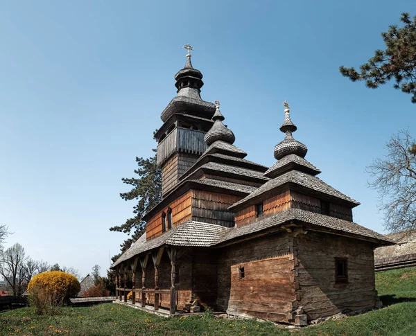 Gamla träkyrka — Stockfoto