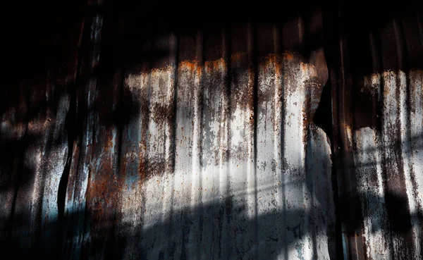 Oude verf op Rusty Wall — Stockfoto