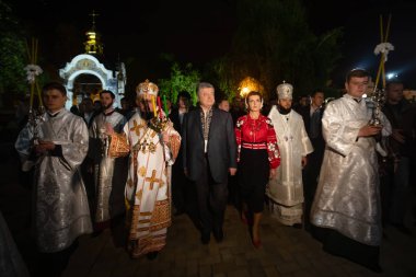 Kiev'deki St. Michael Katedrali'nde Paskalya ayini