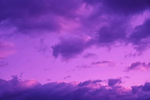 Céu com nuvens dramáticas — Fotografia de Stock