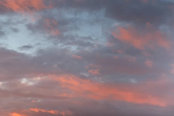 Drámai felhő napnyugtakor ég — Stock Fotó
