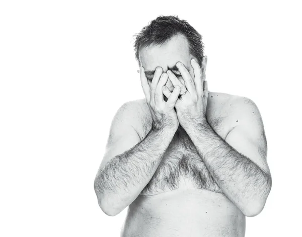 Retrato de un hombre con un torso desnudo — Foto de Stock