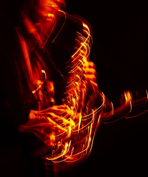 무대에서 공연 하는 색소폰 연주자 — 스톡 사진