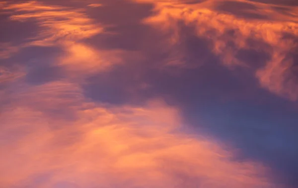 Cielo dramático amanecer . —  Fotos de Stock