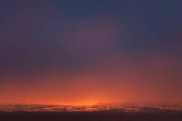 Dramatischer Sonnenaufgang — Stockfoto