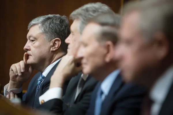 Prezydenci Ukrainy podczas sesji Rady najwyższej — Zdjęcie stockowe