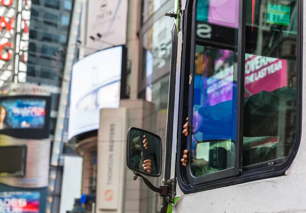 Autobús en las calles de Nueva York — Foto de Stock