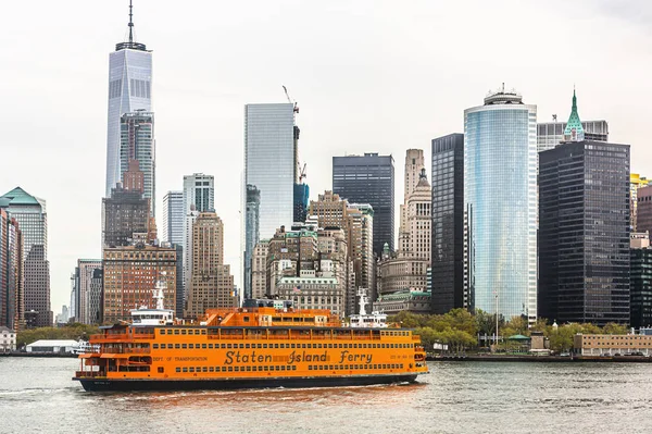 Staten Island Ferry on the New York Harbor — Stock Photo, Image