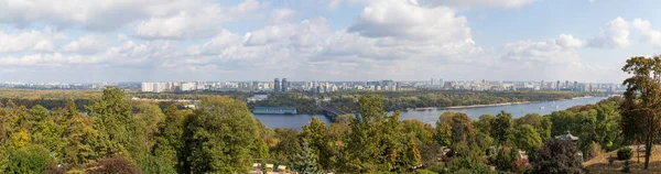 Kiev panorama de la ciudad, Ucrania —  Fotos de Stock