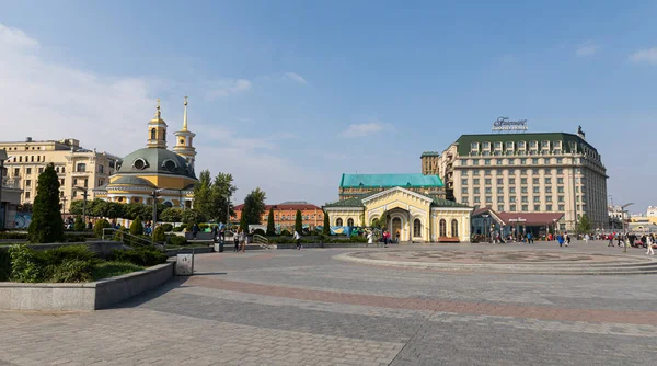 Rues et bâtiments du vieux Kiev — Photo