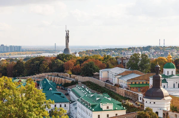 Вид с воздуха на город Киев — стоковое фото