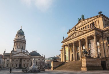  Berlin Mitte 'de gündoğumu, Almanya