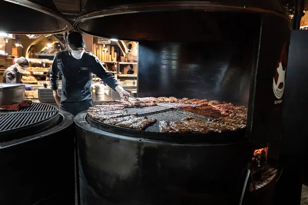 Lviv Ukraine Mai 2020 Cuisson Côtes Frites Côtes Arsenal Esprits — Photo