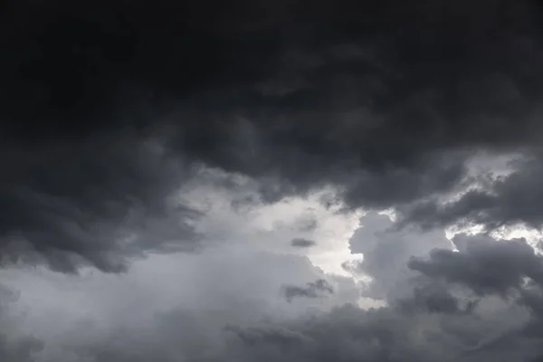 Sfondo Naturale Con Nuvole Tempestose Cielo Scuro Drammatico Con Nuvole — Foto Stock