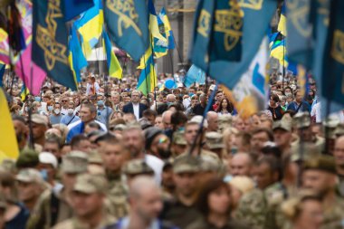 KYIV, UKRAINE - Ukrayna 'nın Khreshhatyk, Kiev' deki bağımsızlığının 29. yıldönümü münasebetiyle Ukrayna savunucularının 24 Ağustos 2020.