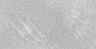 Lekeli ve çizikli eski fotoğraf dokusu. Eski ve eski edepsiz fotoğraf konsepti. Grunge doku şablonu. Açık gri tonda görüntü