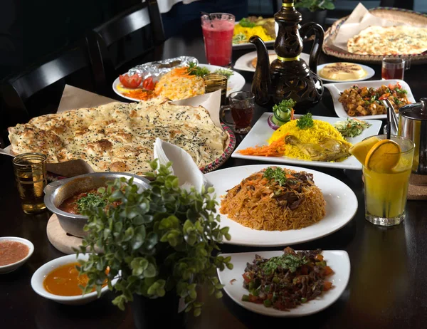 Tilikan Detil Berbagai Hidangan Arab — Stok Foto
