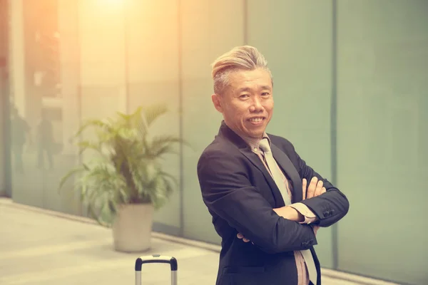 Portrait Asian Businessman Standing Outdoor — Stock Photo, Image