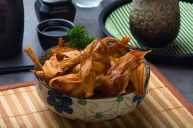 derin kızarmış Japon Dulavratotu gobo ile tablo ayarı