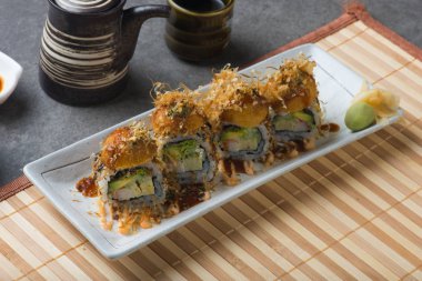 masada Takoyaki suşi roll