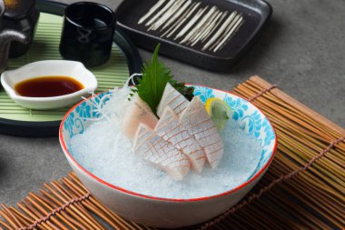 kanpachi toro, amberjack sashimi yakından görmek 