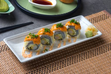 yakından görmek ebiten tempura karides suşi rulo