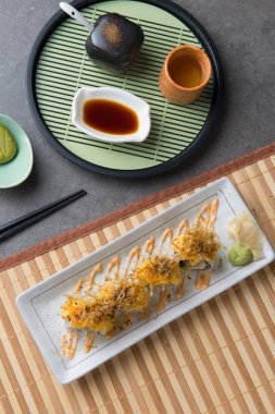 yakından görmek Japon volkan suşi rulo