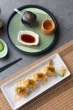 ebi tempura yakından görmek rulo peynir ile