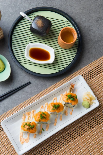 ebi tempura yakından görmek rulo peynir ile