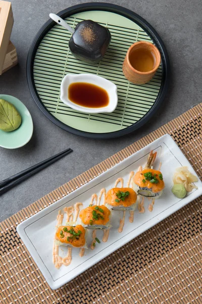 ebi tempura yakından görmek rulo peynir ile