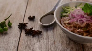 asam laksa popüler Malezya yemekleri