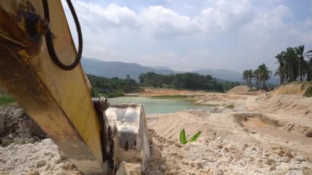 Exploitation Mines Sable Après Déforestation — Video