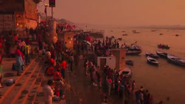 Varanasi India Febrero 2015 Lapso Tiempo Los Devotos Río Ganges — Vídeo de stock