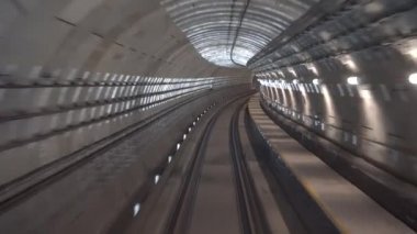  Modern metro metro ulaşım ve bağlantı hızı görüntüleri kavramı