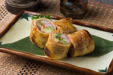 Unagi yaki suşi roll yakın atış