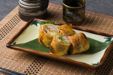 Unagi yaki suşi roll yakın atış