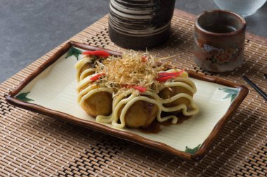 Geleneksel Japon cuisin Takoyaki Kızarmış hırpalanmış ahtapot topları